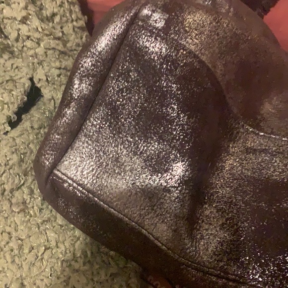 This is the largest bag hobo makes It was purchased in December 2020. - Picture 3 of 5